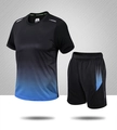 Conjunto deportivo para hombre con camiseta degradada azul y pantalones cortos negros - M / Azul Real