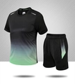 Conjunto deportivo de hombre secado rápido con camiseta degradada negro verde y pantalón - M / verde claro