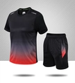 Conjunto deportivo para hombre de secado rápido con camiseta degradada negra y roja - M / Rojo