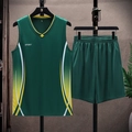 Men's dark green breathable quick-dry sports set with vest and shorts in size L - M / Dark Green