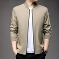 Chaqueta bomber para hombre en color caqui con cuello de béisbol y acabados acanalados - M / Caqui