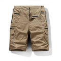 Détail du short cargo en coton kaki avec poches zippées et poches plaquées fonctionnelles - S / Khaki