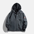 Veste à capuche gris foncé pour homme, design deux pièces factice avec écusson orange au bras - M / gris foncé