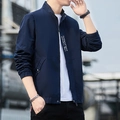 Dunkelblaue Herrenjacke mit Stehkragen, BDANVE MOT Aufdruck und elastischen Bündchen - M / Dunkelblau