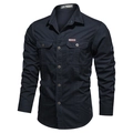 Chemise homme à manches longues en coton bleu foncé avec poches de poitrine doubles - M / Bleu foncé