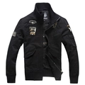 Chaqueta militar de aviador para hombre en negro con insignias bordadas y bolsillos - M / Negro