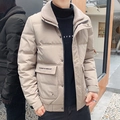 Giacca invernale spessa beige da uomo con colletto in lana d'agnello e grandi tasche - M / Cachi