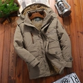 Herren Winterparka in Khaki mit Lammfell-Futter und Outdoor-Cargo-Details - M / Khaki
