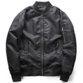 Chaqueta bomber clásica negra con cremallera metálica y bolsillo en la manga - 6XL / Negro