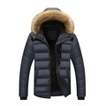 Cappotto invernale da uomo blu scuro con fodera spessa e collo in ecopelliccia - 3XL / Blu