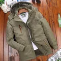 Parka da uomo verde oliva con calda fodera in pile e tasche multiple per uso esterno - M / Cachi