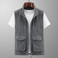 Gilet outdoor da uomo con colletto dritto e quattro ampie tasche in grigio medio - Taglia M / Grigio