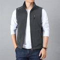 Chaleco polar para hombre en gris oscuro con cuello alto y bolsillo de cremallera frontal - M / gris oscuro