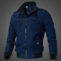 Giacca militare uomo blu navy con collo in piedi e molteplici tasche funzionali - M / Blu scuro