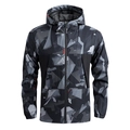 Herenjack met capuchon, zwart-grijs-wit geometrisch camouflagepatroon en rode ritsdetails - 3XL / Zwart