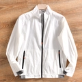 Chaqueta ligera blanca para hombre con cuello alto y texto FREEDOM en puños grises acanalados - 3XL / Blanco
