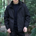 Schwarze 3-in-1 Outdoor-Winterjacke für Herren mit abnehmbarer Kapuze und mehreren Taschen - M / Schwarz
