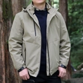 Khaki Outdoor-Windjacke für Herren mit verstellbarer Kapuze und Reißverschlusstaschen - M / Khaki
