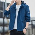 Chaqueta impermeable azul oscuro para hombre con estampado de hojas y capucha - M / Azul oscuro