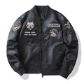 Chaqueta bomber MA-1 negra para hombre con parches militares bordados y bolsillo en la manga - M / Negro