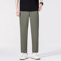 Herren Stretch Eisseidenhose in Olivgrün mit Kordelzug und geradem Beinschnitt - L / Nebelgrün