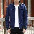 Dunkelblaue Herren-Cargojacke im Militärstil mit Fleece-Futter und Schulterklappen - M / Blau