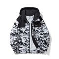 Herren Kapuzenjacke mit Bergprint und schwarz-weißem Kontrastdesign für den Frühling - L / Schwarz