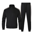 Schwarzer Trainingsanzug für Herren mit markanten drei Streifen an Jacke und Sporthose - M / Schwarz