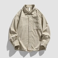 Gestreiftes Herren-Langarmhemd aus Cord in Beige mit Brusttasche und Knöpfen - M / Hellbeige