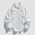 Camicia da uomo bianca a maniche lunghe con tasche sul petto e stampa in stile casual - M / Bianco