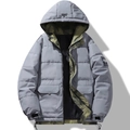 Piumino invernale da uomo grigio chiaro con fodera mimetica e cappuccio stile streetwear - M / Azzurro