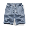 Pantaloncini casual estivi da uomo in azzurro con elastico in vita e coulisse bianca - M / Azzurro