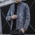 Schmal geschnittene Herren Vintage Jeansjacke in blauer Snow-Wash-Optik mit Metall-Zippern - M / Blau Dünn