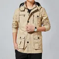 Khakifarbene Herren-Baumwolljacke mit Kapuze, schmaler Passform und Karofutter - M / Khaki