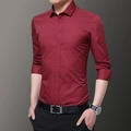 Schmal geschnittenes Herren-Langarmhemd in Weinrot für einen Business-Casual-Stil - M / Rot