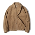 Veste en velours côtelé kaki classique avec boutons et poche à rabat sur fond blanc - M / Kaki
