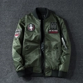 Chaqueta bomber MA1 verde militar con bordados de aviación y bolsillo utilitario - M / Estándar / Verde Militar