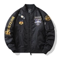 Schwarze Herren MA-1 Fliegerjacke mit militärischen Stickerei-Patches auf Nylonstoff - M / Schwarz