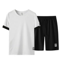 Sommerliches Herren-Set aus weißem T-Shirt und schwarzen Shorts mit stylischen Logo-Aufnähern - M / Weiß