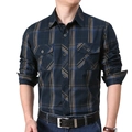 Camicia a quadri blu e marrone a maniche lunghe con doppia tasca sul petto per uomo - M / Blu scuro