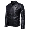 Herren Bikerjacke aus schwarzem Kunstleder mit Stehkragen und gesteppten Schulterdetails - M / Schwarz