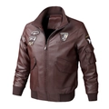 Chaqueta bomber para hombre en cuero PU marrón oscuro con parches militares y ribetes - M / café