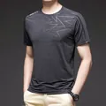Herren Kurzarm T-Shirt aus Eisseide in Dunkelgrau mit hoher Elastizität und Netzstruktur - M / Karbonschwarz