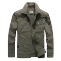 Chaqueta utilitaria de exterior verde militar para hombre con bordado en el pecho - M / Verde Militar