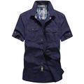 Donkerblauw herenoverhemd met korte mouwen, cargozakken en geruite details bij de kraag - M / Blauw