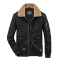 Herren Bomberjacke mit Fleecefutter, braunem Pelzkragen und Rippstrickbündchen - M / Schwarz