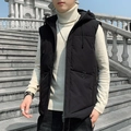 Gilet imbottito nero da uomo con cappuccio, coulisse e ampie tasche in stile casual - M / Nero