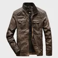 Chaqueta de moto de cuero marrón vintage para hombre con cuello alto y hombros acolchados - S / Marrón