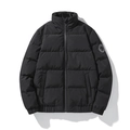 Herren Daunenjacke in Schwarz mit Stehkragen und minimalistischem Abzeichen am Ärmel - M / Schwarz