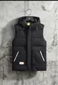 Chaleco negro ajustado con capucha para hombre, diseño acolchado con múltiples bolsillos - M / Negro